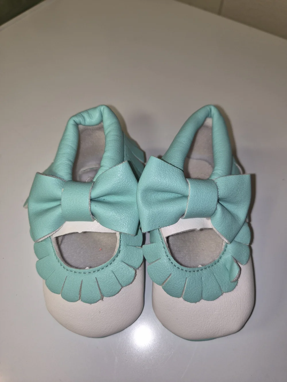 Toddler White Mary Jane Moccasin Shoes With Mint Fringe and Bows Sz 4 Toddler